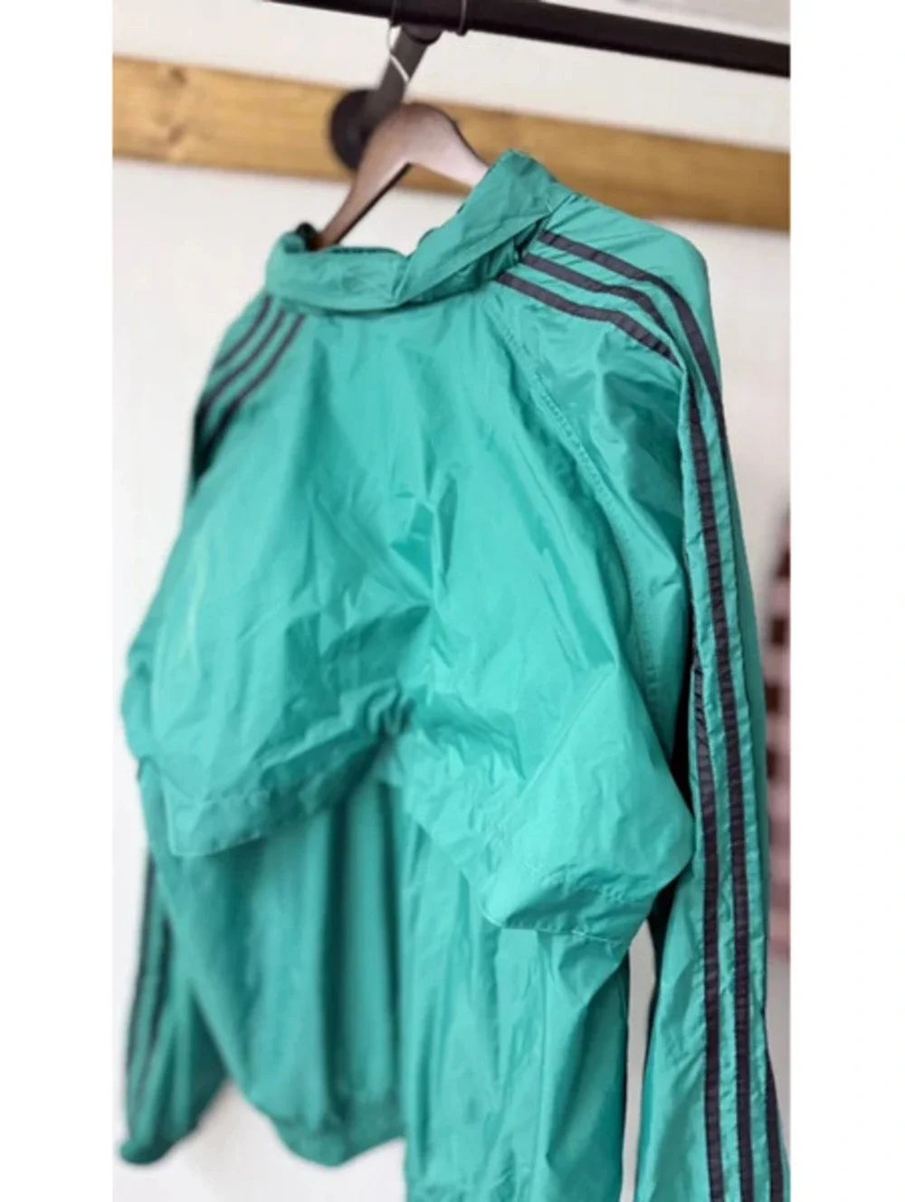 vintage green Adidas windbreaker performance logo xl Y2K retro unisex nostalgic